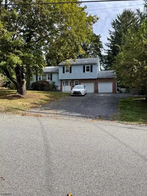 42 Slope Dr, Hackettstown, NJ 07840