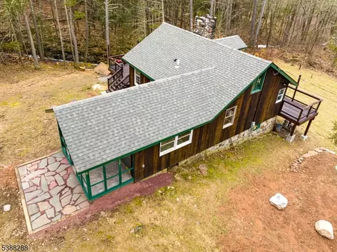 19 Twin Brook Dr, Montague, NJ 07827