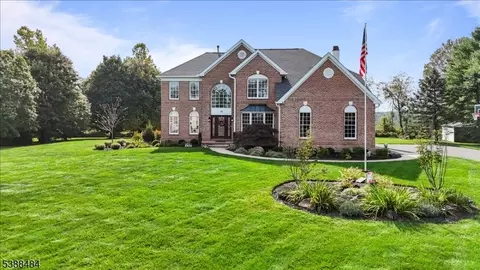 13 Kalan Farm Rd, Hampton, NJ 08827