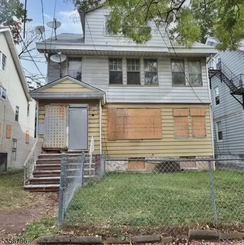 203-205 Hansbury Ave, Newark, NJ 07112