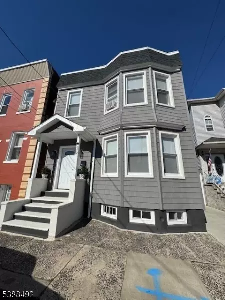 322 N 10th St, Newark, NJ 07107