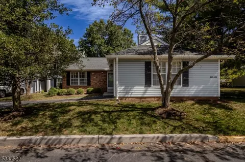 412 Hawkshead Way, Somerset, NJ 08873
