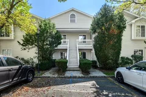 79 Sage Ct, Bedminster, NJ 07921