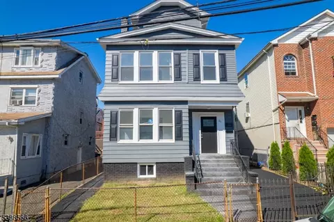 21 Huntington Ter, Newark, NJ 07112