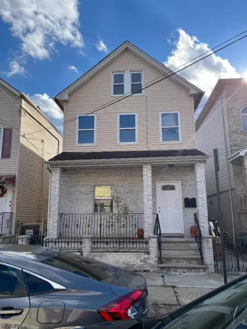 58 Florida St #2, Elizabeth City, NJ 07206