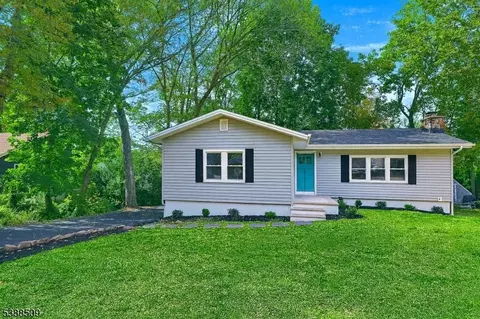 6 Tamarack Trl, Hardyston, NJ 07460