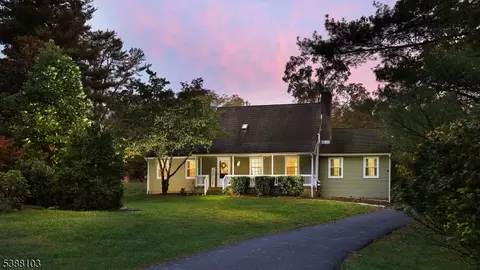 21 Harlingen Rd, Belle Mead, NJ 08502