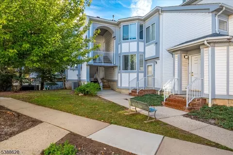 2102 Amanda Ct, Piscataway, NJ 08854