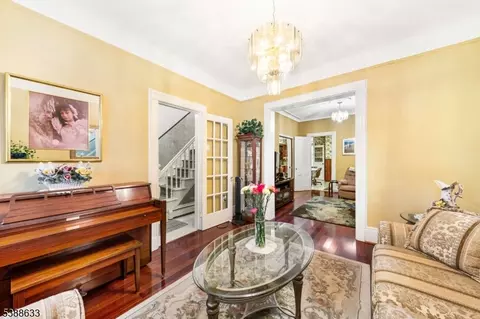 415 57th St # A, West New York, NJ 07093