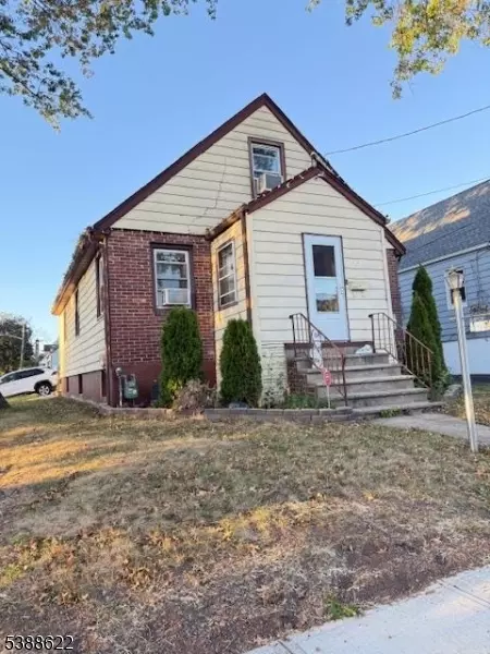 157 Warren Ave, Roselle Park, NJ 07204