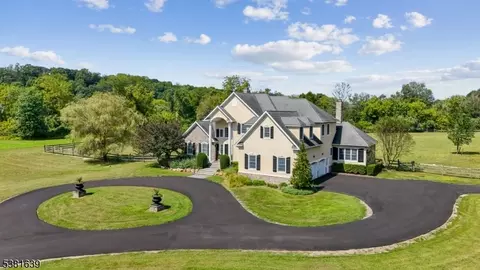 13 Sidney School Rd, Annandale, NJ 08801