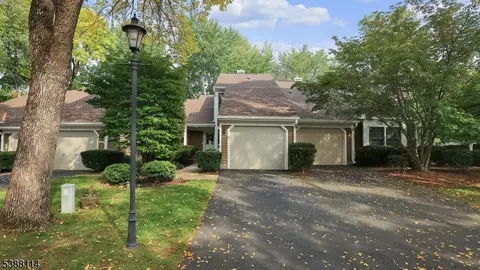 5 Harrow Ln, Bedminster, NJ 07921