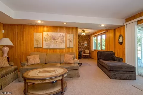 27 Shearn Dr, Middlesex, NJ 08846 photo 7