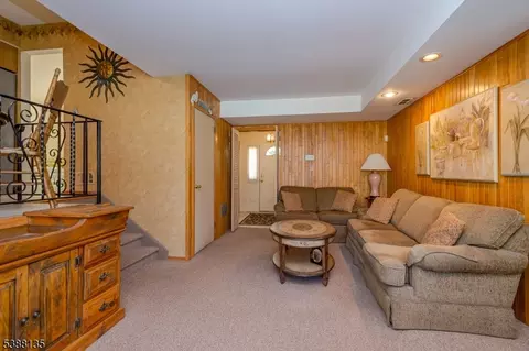 27 Shearn Dr, Middlesex, NJ 08846 photo 8