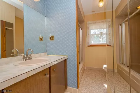 27 Shearn Dr, Middlesex, NJ 08846 photo 21