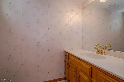 27 Shearn Dr, Middlesex, NJ 08846 photo 5