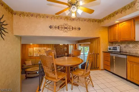 27 Shearn Dr, Middlesex, NJ 08846 photo 12