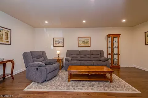 25 Foxhall #25, Middlesex, NJ 08846 photo 4