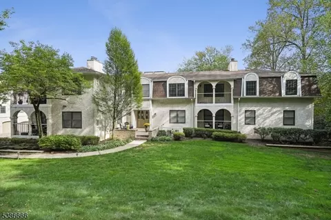 17 Heritage Dr # B, Chatham Twp, NJ 07928