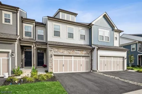 29 Lilac Dr, Warren, NJ 07059
