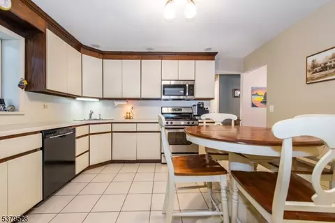 20 Pitman Pl, Wayne, NJ 07470 photo 8
