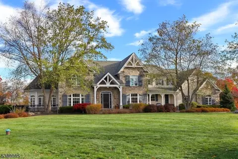 20 Smithfield Rd, Lebanon, NJ 08833