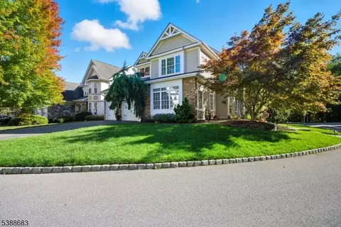 2 Rock Ledge, Oakland, NJ 07436