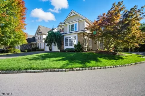 2 Rock Ledge, Oakland, NJ 07436