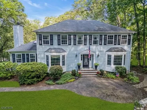 4 Fern Ct, Roxbury Township, NJ 07836