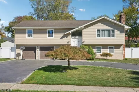 7 Wanda Ave, Wayne, NJ 07470