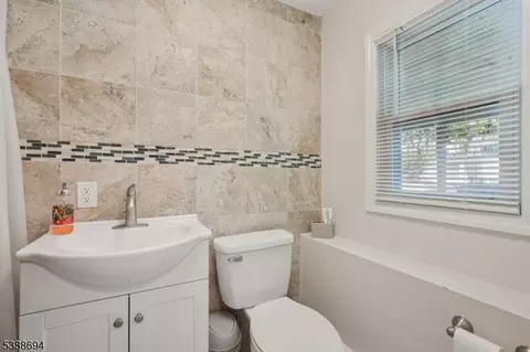 7 Wanda Ave, Wayne, NJ 07470 photo 25