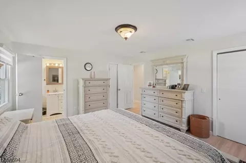 7 Wanda Ave, Wayne, NJ 07470 photo 16