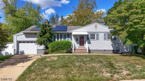 35 Rieder Rd, Edison, NJ 08817