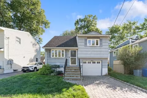 11 Maple Ln, Lake Hiawatha, NJ 07034