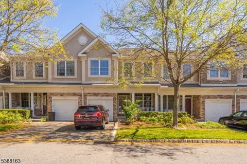 200 Levinberg Ln, Wayne, NJ 07470
