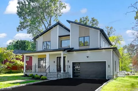 27 Mounthaven Dr, Livingston, NJ 07039