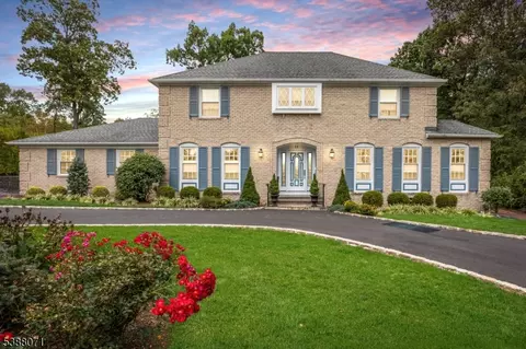 25 Oechsner Ct, Berkeley Heights, NJ 07922