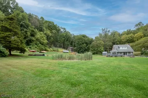31 Fox Farm Rd, Phillipsburg, NJ 08865