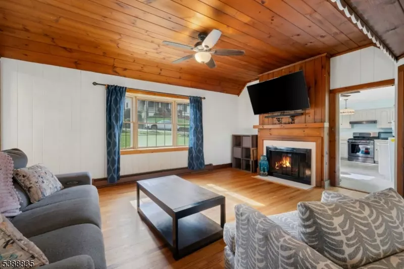Living - 7 Hilltop Trl, Sparta, NJ 07871 photo 1 of 2