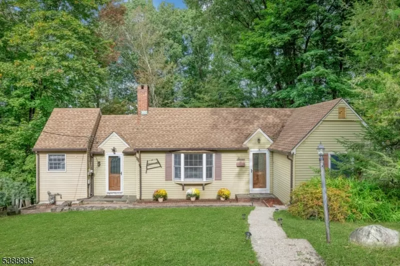 Exterior - 7 Hilltop Trl, Sparta, NJ 07871 photo 2 of 5