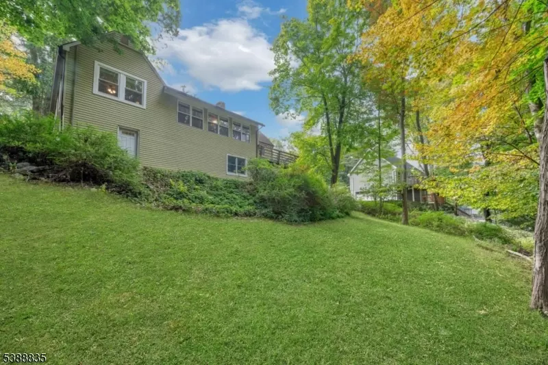 Exterior - 7 Hilltop Trl, Sparta, NJ 07871 photo 4 of 5