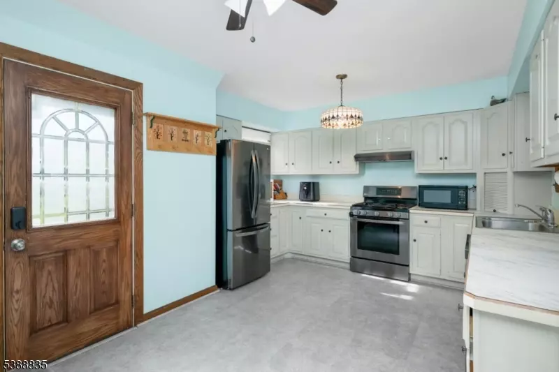Entry Way - 7 Hilltop Trl, Sparta, NJ 07871 photo 1 of 2