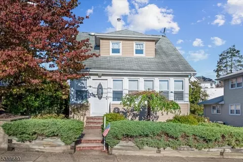 27 Washington Pl, Totowa, NJ 07512
