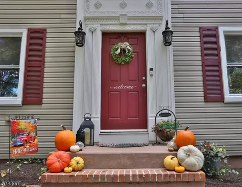 104 Fox Run, Stewartsville, NJ 08886