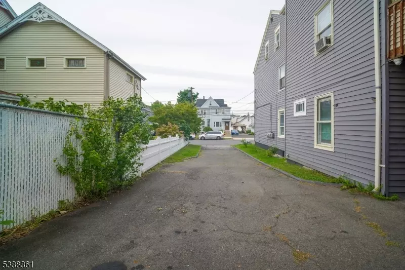Exterior - 26 Norwood St, Haledon, NJ 07508 photo 2 of 3