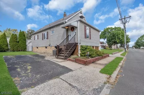 1612 W Camplain Rd, Manville, NJ 08835