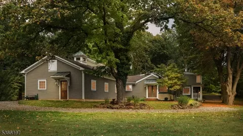 35 Woodledge Rd, Watchung, NJ 07069