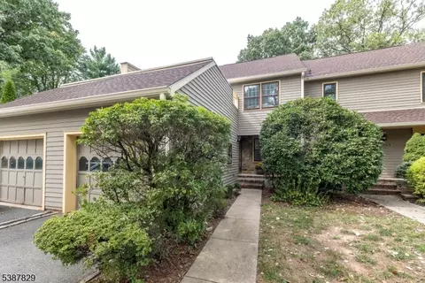 107 Provincetown Ct, Flemington, NJ 08822