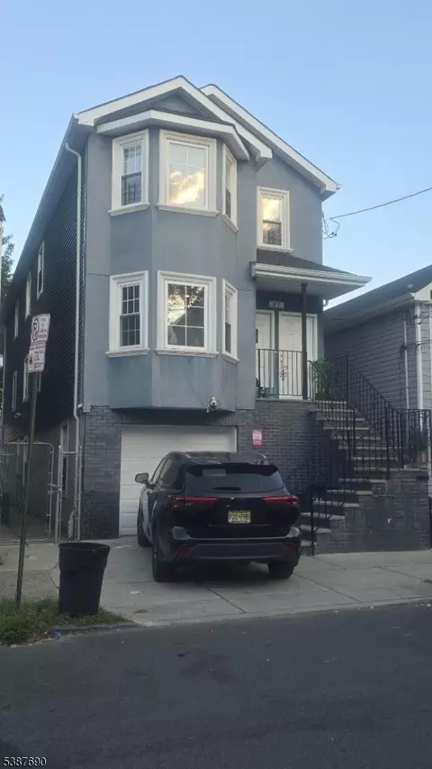 21 Rose St, Paterson, NJ 07501
