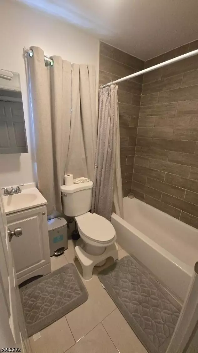 Bath - 23 Rose St, Paterson, NJ 07501 photo 5 of 6